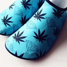 Новые мужские сандалии на плоской подошве дышащие Нескользящие обувь болотная водные кроссовки пляжные Высокое качество aqua обувь