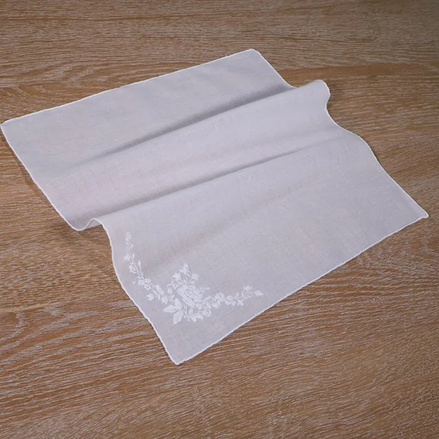 S005-W: 12 Darab Finom 100% Pamut Kézzel Készített Hímzett/ Kézi Hímzés - Image 2