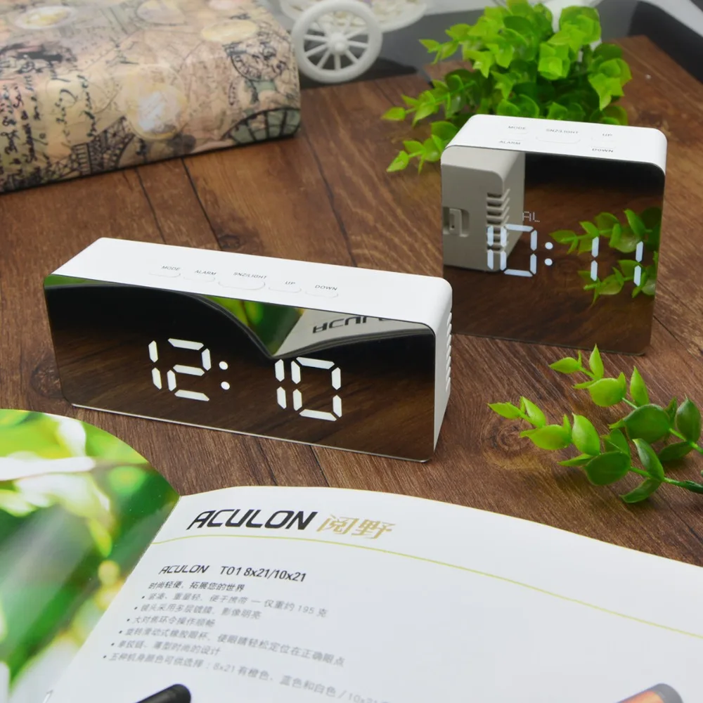 

Table Desk Clock Mirror light LED Digital Electronic Wake up Snooze Alarm Clock Wall Clock home Decoration lamp Battery Powered