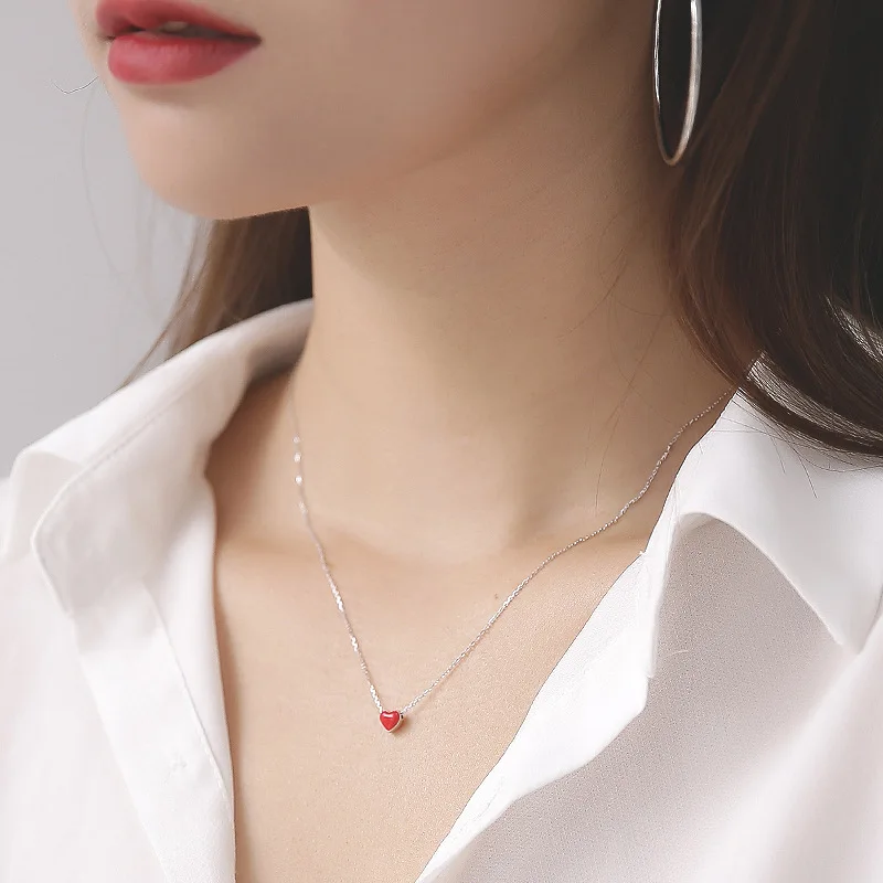 

Romantic simple little red heart ear line sweet girl love temperament girl pendant clavicle chain red little red heart necklace