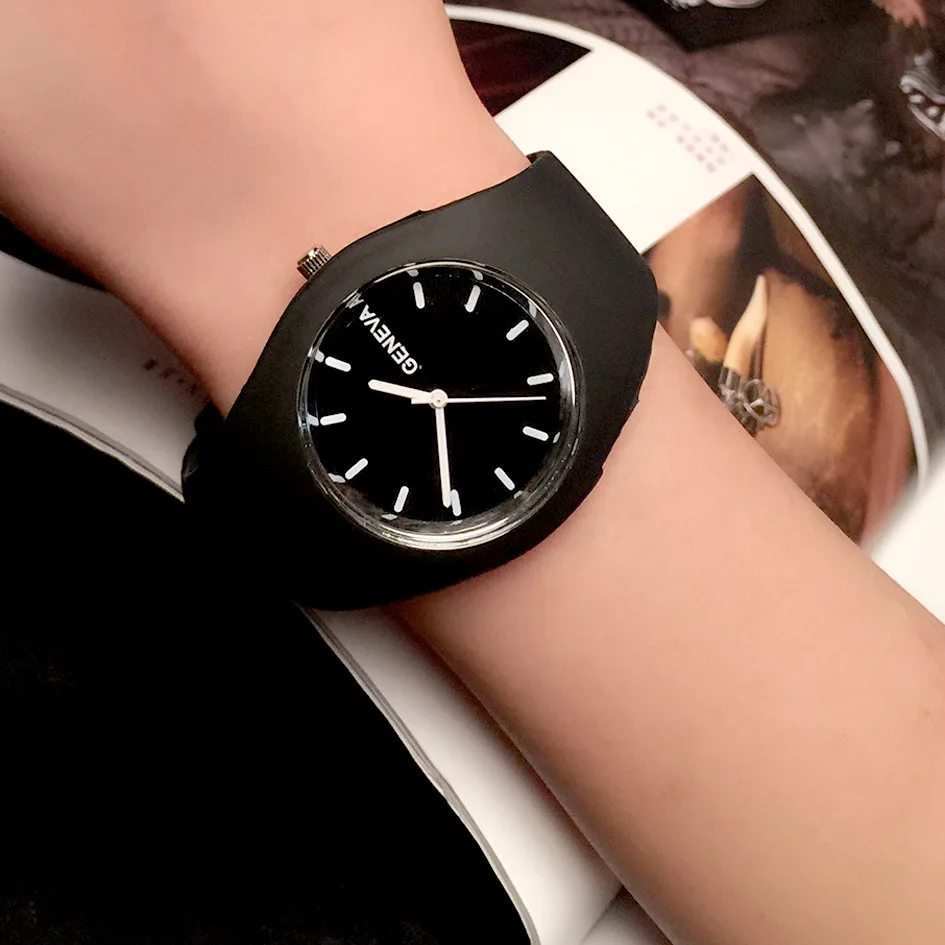 Venta-caliente-marca-de-moda-de-oro-las-mujeres-del-reloj-del-cuarzo-del-deporte-de (2)