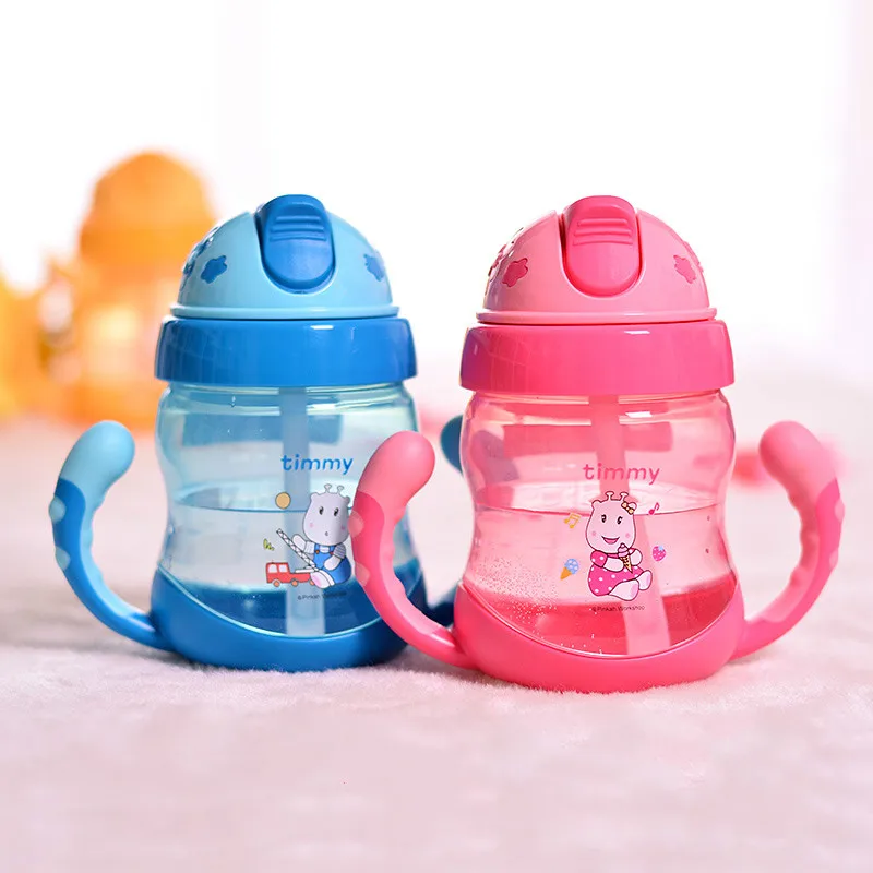 

Promotion High Quality The Little Baby Straw leak Proof Lovely Cartoon Penguin Portable Drinking Cup With Handle 250ML