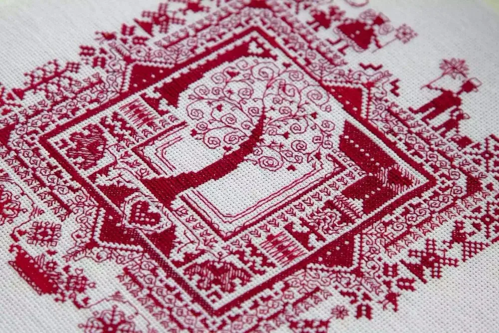 CS-1824 Cross Stitch Kit Tree of Happiness Red Tree New Year Anagram