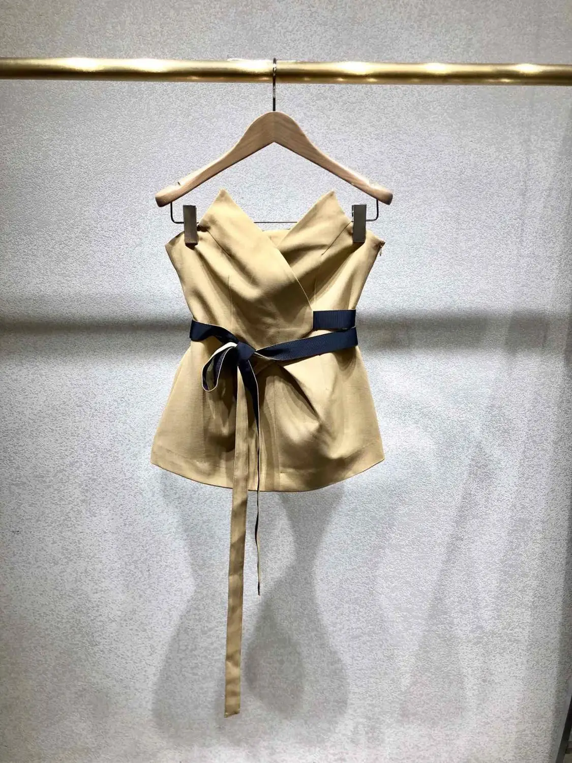 

2019 new ladies fashion sexy waist strap top 0531