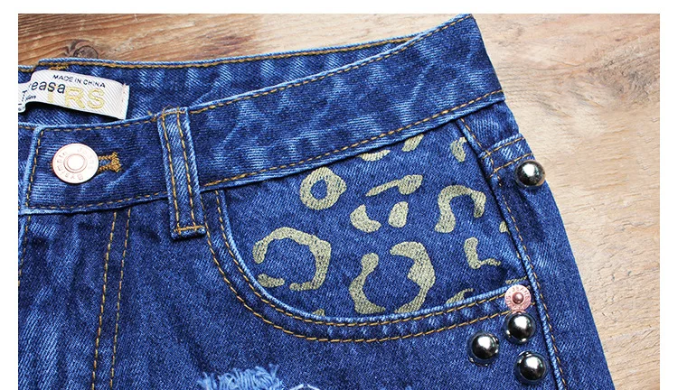 2019 леопардовая полоса свободные джинсы для женщин для Высокая талия заклепки печати отверстие промывают джинсовые шорты Женская мода