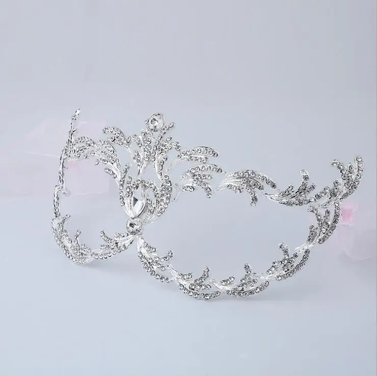 

1pcs Princess Crown Mask 2018 New women's zircon diamond mask wedding masquerade party mask supplies