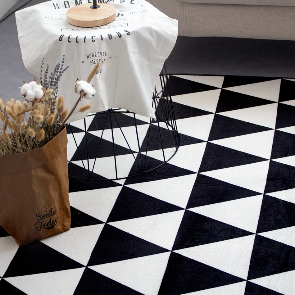 Noir et blanc triangle motif imprimer rectangle paillasson moderne doux ramper tapis pour chambre anti slip
