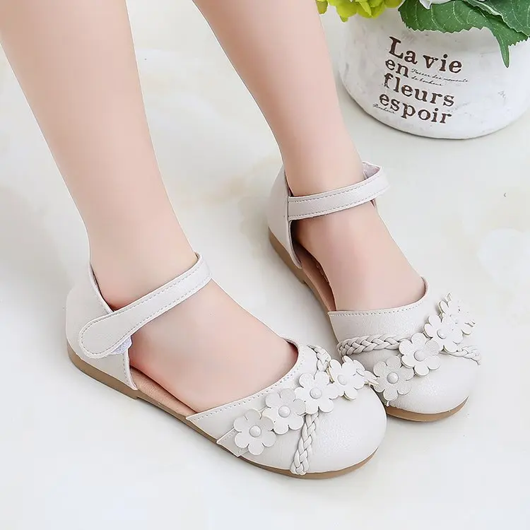 Children's Shoes New Sandals Super soft and comfortable Princess Shoes Girls Hollow flower Shoes Summer amorous feelings