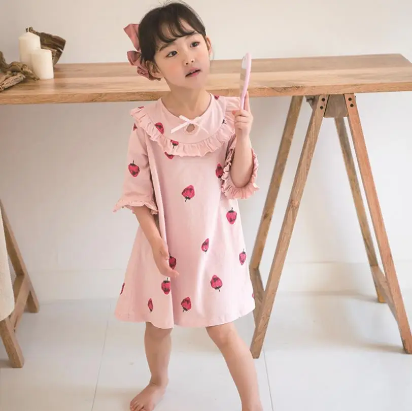 pink dress Милое Платье для сна с принтом клубники хлопковые ночные рубашки для маленьких девочек удобная домашняя одежда принцессы с оборками ws251 - Цвет: pink dress