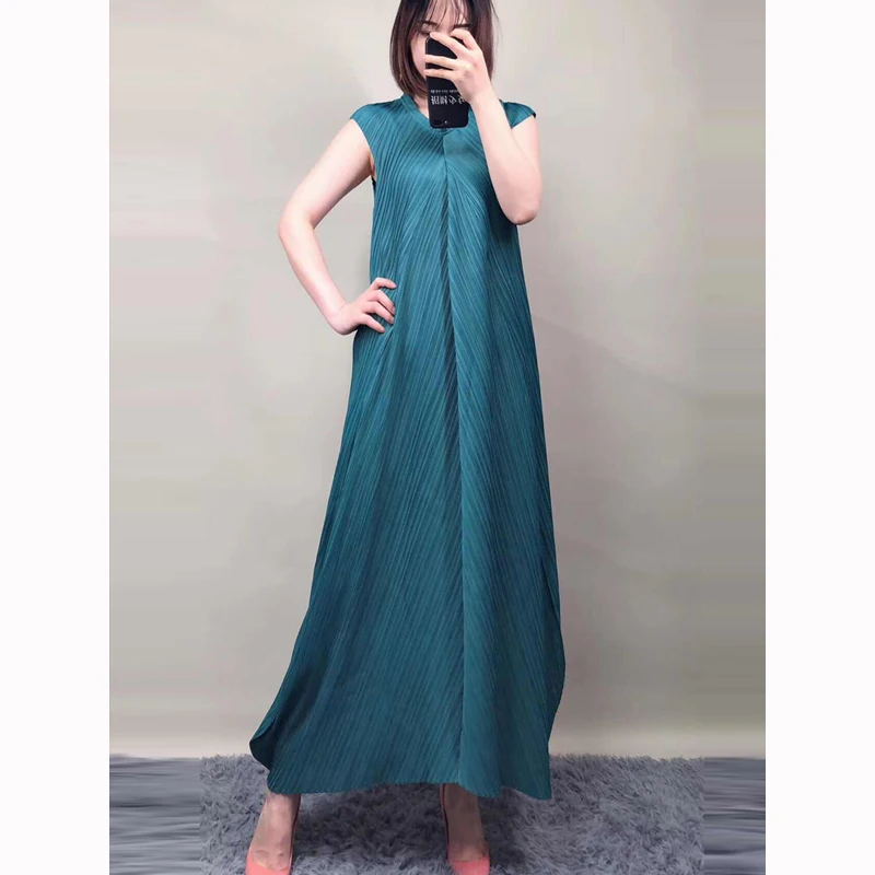 

Changpleat 2019 New Summer Women Maxi Dresses Miyak Pleated Fashion Solid Loose Big elastic V-neck Large Size Female Long Dress