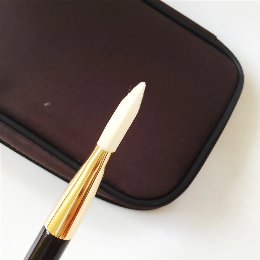 yani TF-SERIES FOUNDATION BRUSH 01 _ 4