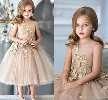 Weddings Champagne Tulle Appliques Tea Length A Line Girls Pageant Gowns Zipper Back Customized Kids Party Flower Girls Dresses knee length flower girls dresses for weddings tulle kids evening gowns a line mother daughter dresses for girls with hade make