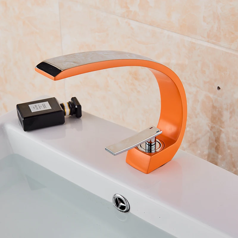 Хромированный кран для раковины для ванной комнаты с одной ручкой с одним носиком "C", дизайн формы, смеситель для раковины, кран для горячей и холодной воды