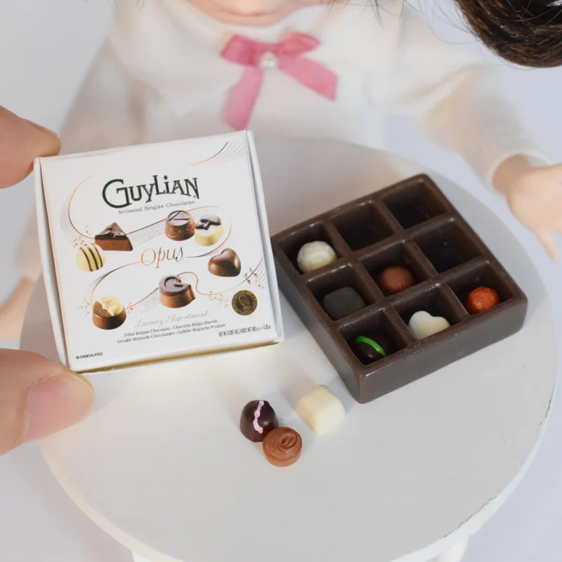 

Cute 1Set 1/6 Scale Dollhouse Miniature Guylian Chocolate Model Play Kitchen Food Toy for Blyth Pullip Doll