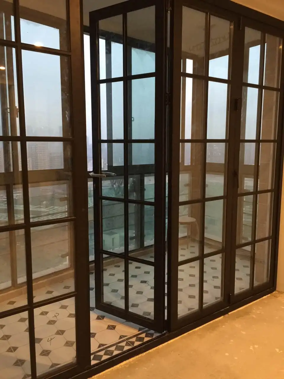 Koop Export gehard Lage e enkele dubbele geglazuurd exterieur smeedijzeren sliding ijzer franse deuren hench if37