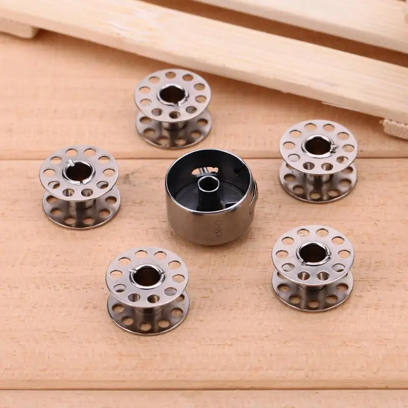

5pcs Bobbins + 1pc Bobbin Case Household Industrial Sewing Machine Tools for Brother Janome Singer Elna Sewing Machine Reels