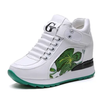 

Spring Korean version of the thick-soled slim casual increase in running shoes women's white shoes