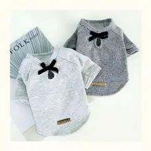 Модная весенне-осенняя мягкая хлопковая одежда для маленьких собак серая футболка с галстуком-бабочкой DC7103