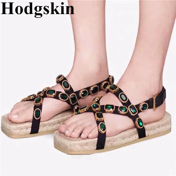 

New Fashion Runway Rhinestone Sandals Women Breathable Chain Ankle Strap Straw Creep Summer Flat Beach Soft Rome Shoes Woman