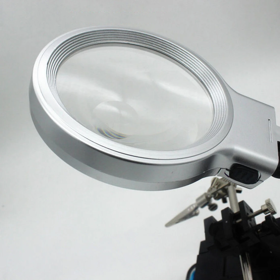 Multi-functional Welding LED Magnifier 1pc 3X/4.5X Helping Hand Soldering Iron Repair Tool with Alligator Clip Holder Clamp