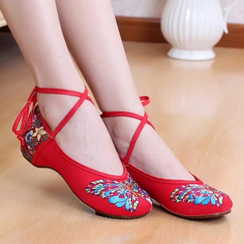 

Handmade Woman Ballet Flats Shoes Butterfly Flower Embroidered Chinese Style Old Peking Casual Shoes