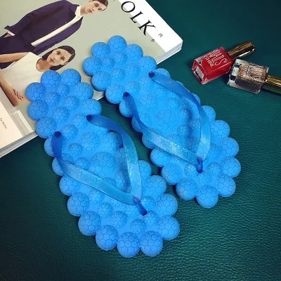 Новинка года; креативные вьетнамки на плоской подошве; удобная женская пляжная обувь с массажным эффектом - Цвет: sky blue
