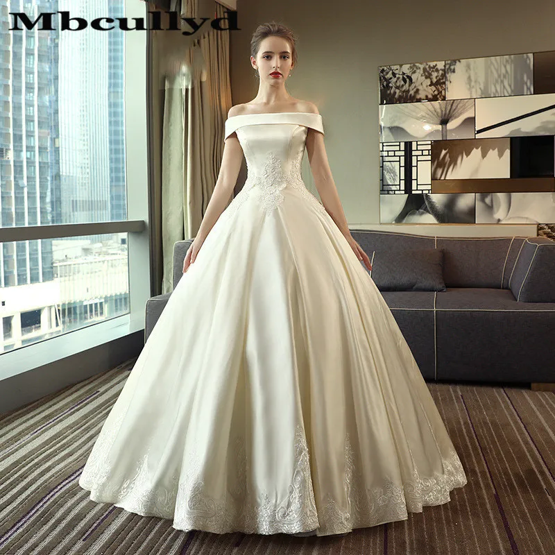 

Mbcully Luxury Wedding Dress Ball Gown Backless Satin Lace Applique Bridal Gowns 2019 Custom Made Long Formal Robe de mariage
