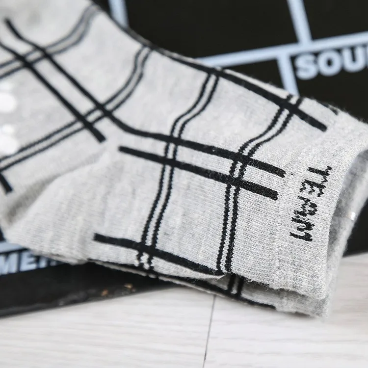 2298930769_1566436612