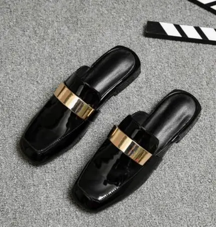 Известный бренд; металлические декоративные тапочки; женские туфли без задника с квадратным носком; вьетнамки из лакированной кожи на толстом низком каблуке; Летняя обувь; 157 - Цвет: Черный
