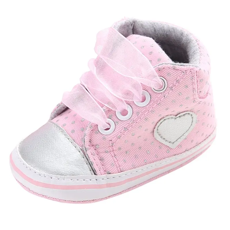 Обувь для новорожденных; Розовая хлопковая обувь в горошек с мягкой подошвой для маленьких девочек; обувь для первых шагов в форме сердца; обувь для малышей;