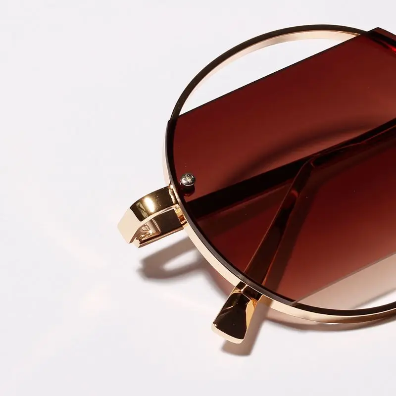 Round Sunglasses Hollow Retro Metal Frame Chic Fashion Personality UV400 Protection Women Men Brand Designer Reflective Vintage