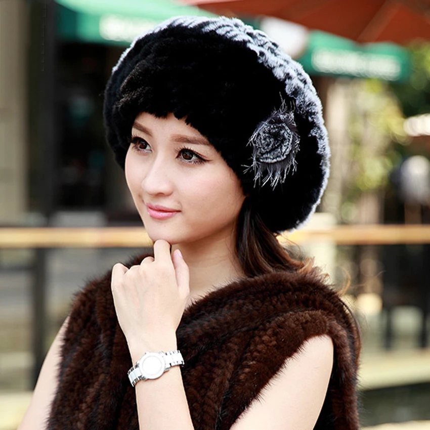 Tanie YCFUR zimowe ciepłe berety kapelusze dla kobiet dzianiny prawdziwe futro królika rex czapki czapki z Silver Fox futro kwiat Beret panie
