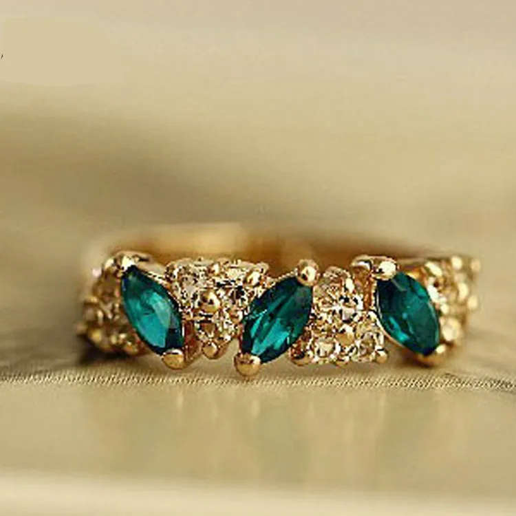 

1pc 2018 Retro Vintage Created crystal Gold Ring Sweet Rhinestone Rings For Women Wholesale / Retail 17mm Size