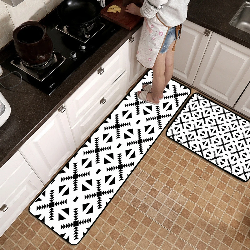 

Black White Geometric Polyester Rubber Slip-Resistant Front Doormat Corridor Washable Bath Tapetes Creative Kitchen Long Carpet