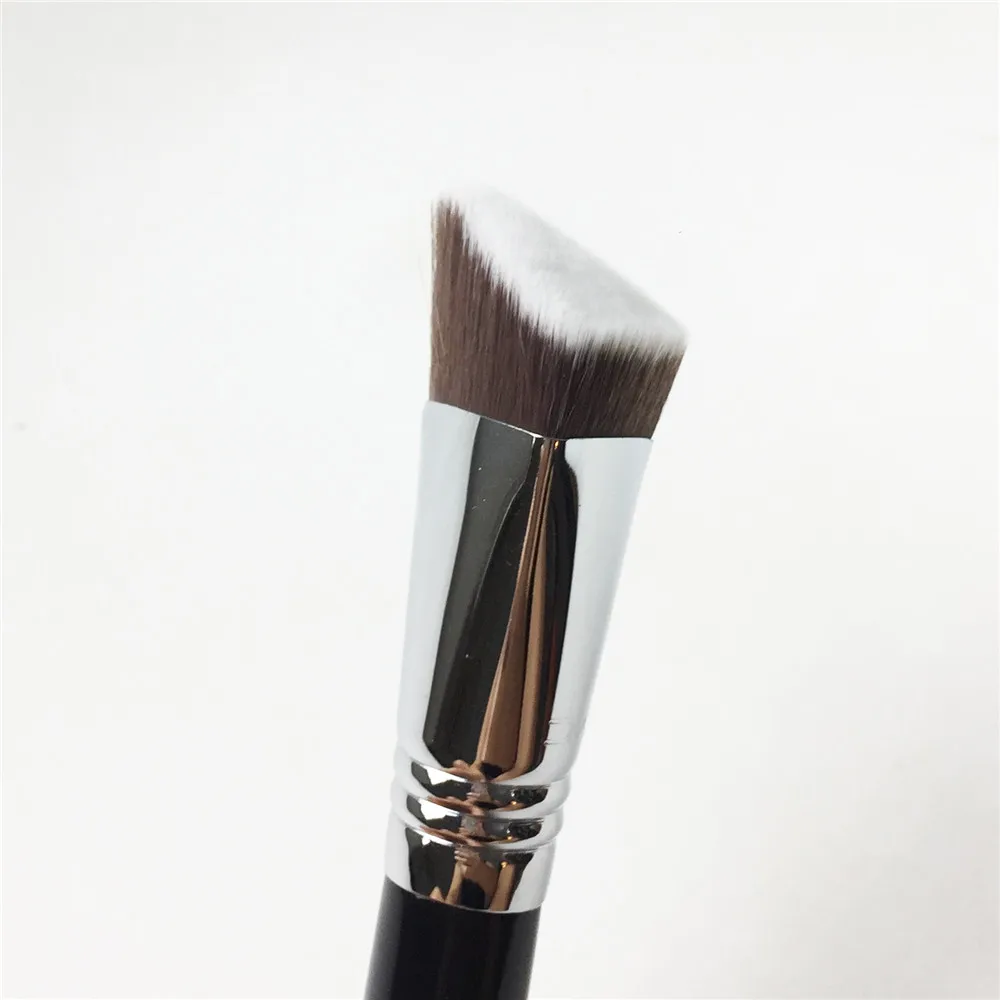 CVC EDGE KABUKI BRUSH _ 5