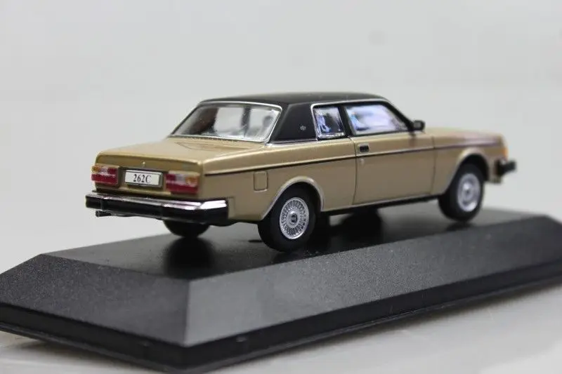 ATLAS 1:43 IXO Volvo 262C Bertone 1976-1982 gold metallic