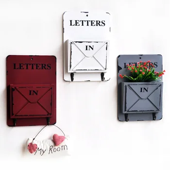 

Wall Hanging Retro Wooden Storage Rack Hook Ornaments Newspaper Magazine Holder Vintage Shelf Living Room Door Decor Housekeeper