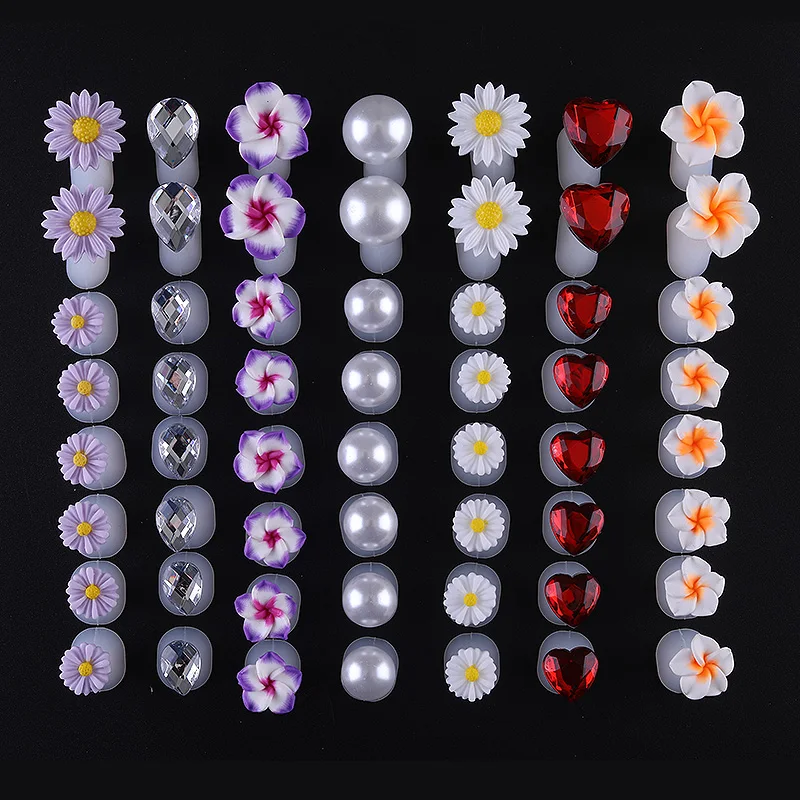 8pcs Nail art Toe Separator Flower Heart Pearl Diamond Silicone Foot Toes Separators Silica Gel Finger 4