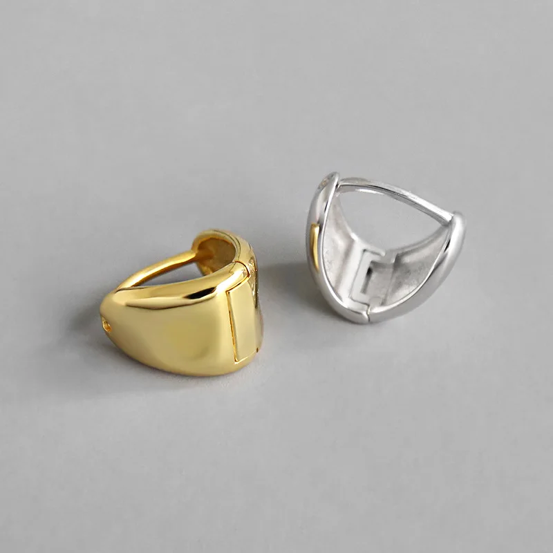 

Dia.10MM small 100% Authentic 925 Sterling silver Gold White glossy Triangle geometric hoop Huggie earrings FINE jEWELRY TLE605