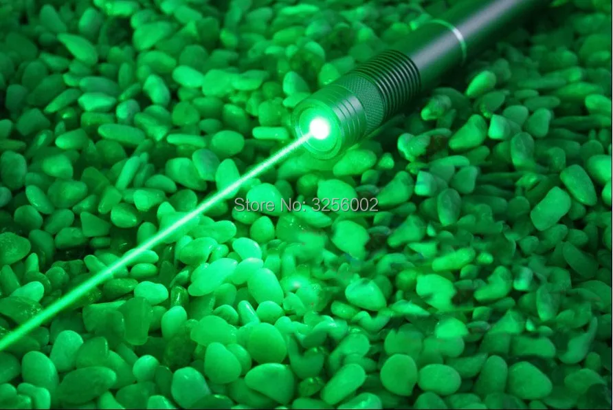 Cigarros + Óculos de Lazer Aaa de Alta Potência Militar m 532nm Green Laser Pointer Queimar Lanterna Fósforo Aceso Caça 500 w 500000 2 500000 m 532nm Green laser pointer queimar