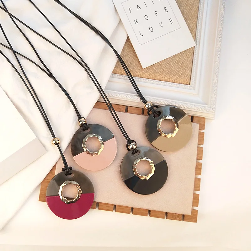 Guanlong Classic Fashion Acrylic Necklace Women With Big Resin Round Geometric Pink Pendant Long Leather Chains Necklace Jewelry (2)