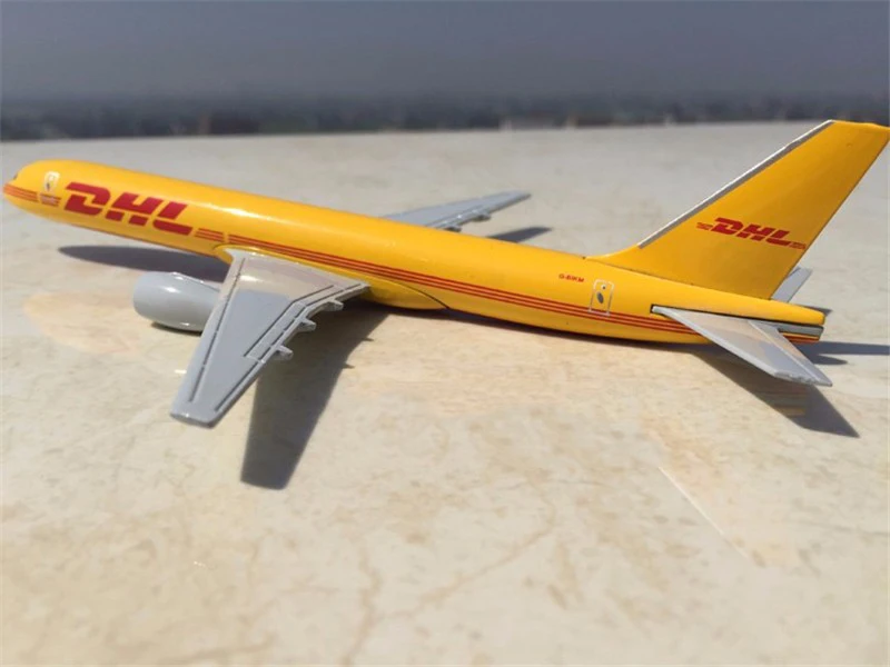 Детские игрушечные модели самолетов 1:400 весы Boeing 757-200 B757 DHL экспресс- модель самолета для фанатов детские подарки игрушки