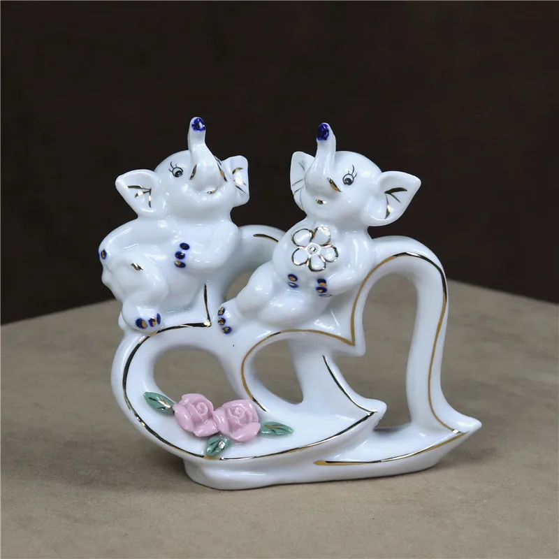 

Porcelain Elephant Lovers Sculpture Ceramic Elephant Figure Home Decor Art and Craft Heart Ornament Present Trinket Accessories