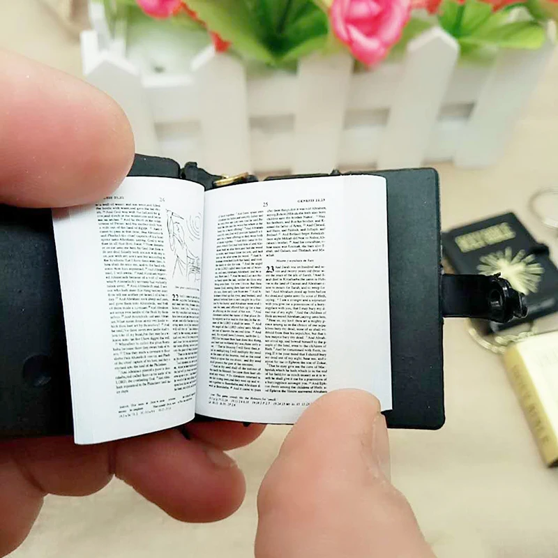 Qevila Cute Mini English HOLY BIBLE Keychains Religious Christian Jesus Cross Keyrings Women Bag Gift Souvenirs Prayer God Bless (6)