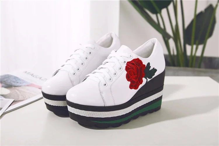 

New Spring And Autumn Leather Embroidery Flower Platform Women's Shoes Casual Sports Slip Vintage Lace Up Boots High Heels