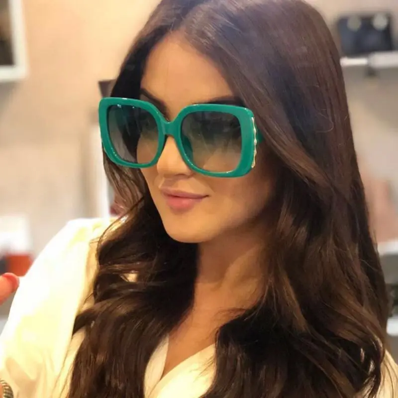

Fashion Eyewear Frames With Gradient Color Lens Women Oversized Square Sunglasses Up Clear Lens Glasses Goggles Eyewear