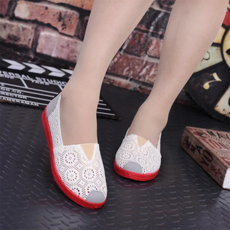 

2019 spring and summer net shoes new Korean version of the wild Beijing casual flat net new breathable cloth shoes Ms. mesh