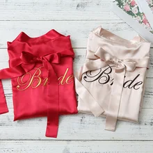 1 комплект пользовательское имя атласное кимоно; наряд фланель набор тапочек Свадебные душ вечерние подарки для невесты Robe платье подружки невесты подарок