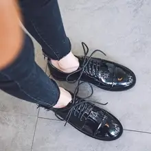 Туфли-оксфорды из лакированной кожи с перекрестными ремешками на плоской подошве; коллекция года; сезон весна; дизайнерские женские туфли-броги; роскошные женские туфли; sapato feminino; обувь для студентов