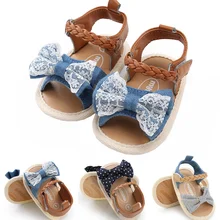 Летние Детские стильные тканевые сандалии; Детские пляжные шлепанцы для девочек; повседневные тонкие туфли с кружевным бантом